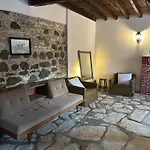 Loucy's Art Mandria (Limassol)