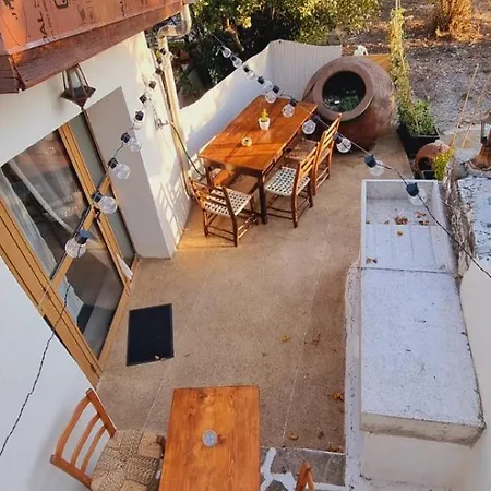 Loucy's Art Mandria (Limassol)