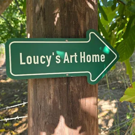 Loucy's Art Mandria (Limassol)