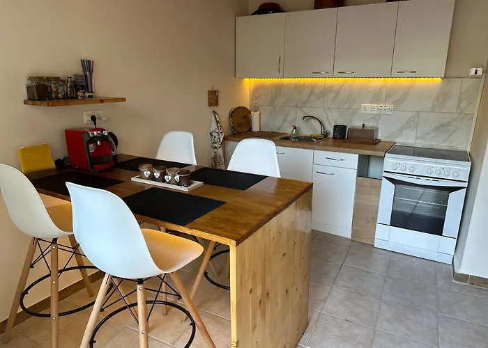 Loucy's Art * Mandria (Limassol)