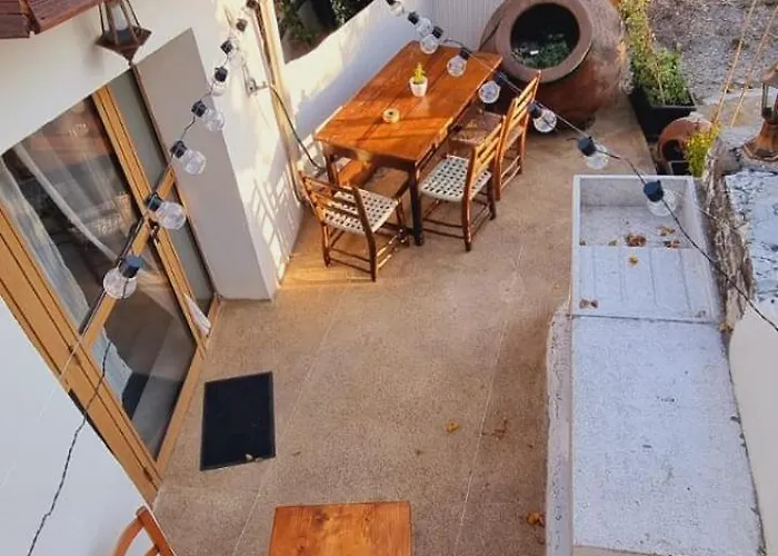 Loucy's Art Mandria (Limassol)